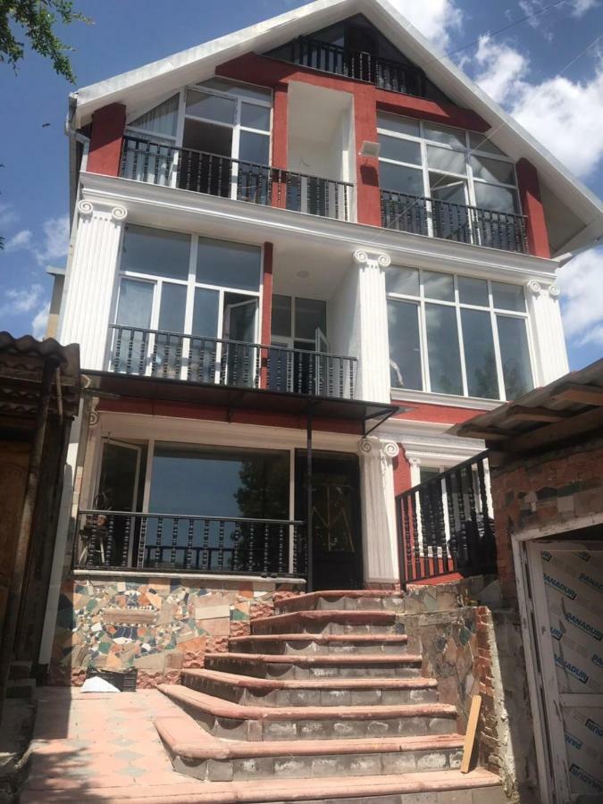 Hotel Nadikvari ティビリシ エクステリア 写真