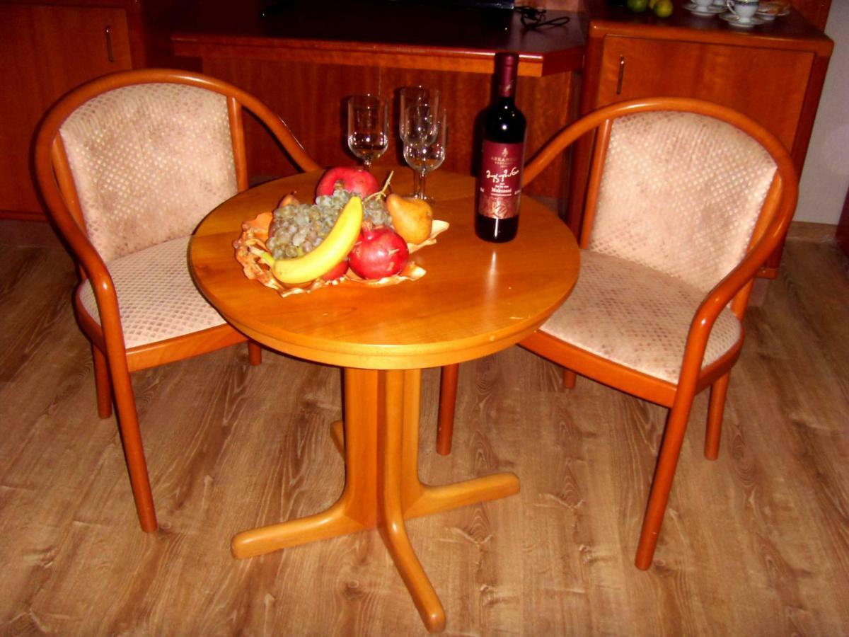 Hotel Nadikvari ティビリシ エクステリア 写真